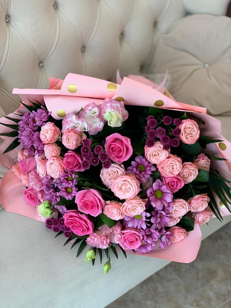 Букет цветов из: Хризантемы, Розы и Лизиантусы в Кардымово