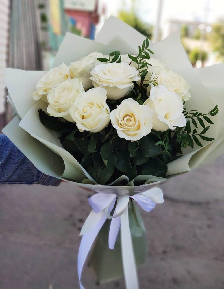 Букет Белые розы Проуд в Кардымово