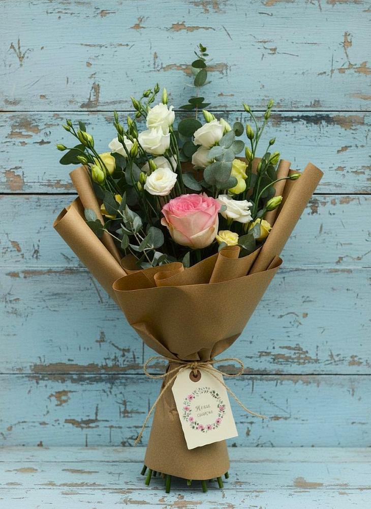 Букет цветов из: Розы и Лизиантусы в Кардымово