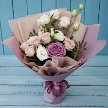 Букет цветов из:  Розы и Лизиантусы в Кардымово