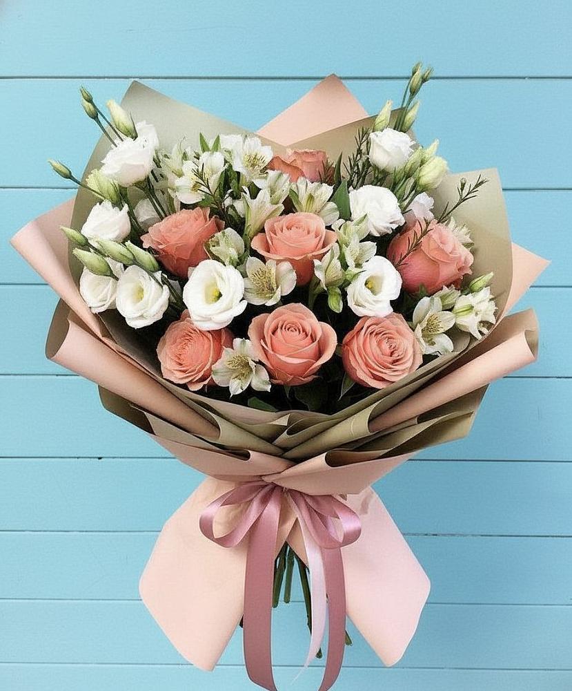 Букет цветов из: Розы, Альстромерии и Лизиантусы в Кардымово