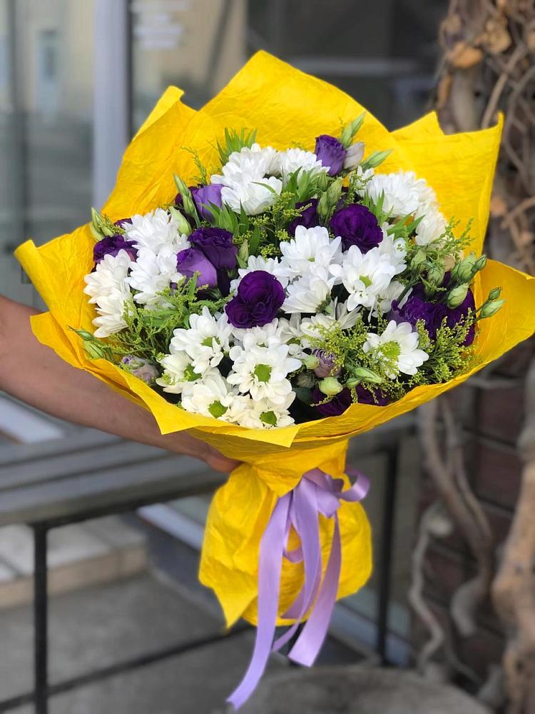 Букет цветов из: Ирисы, Хризантемы и Ромашки в Кардымово