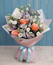 Букет цветов из:  Лизиантусы, Розы, Альстромерии и Гипсофила в Кардымово
