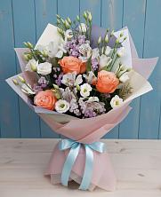 Букет цветов из:  Лизиантусы, Розы, Альстромерии и Гипсофила в Кардымово