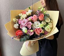 Букет цветов из:  Розы, Лизиантусы и Гвоздики #REPLACE_PRED# Кардымово