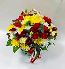 Цветочная композиция из Хризантемы и Розы в корзине в Кардымово