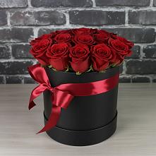 Цветочная композиция из Розы в шляпной коробке в Кардымово