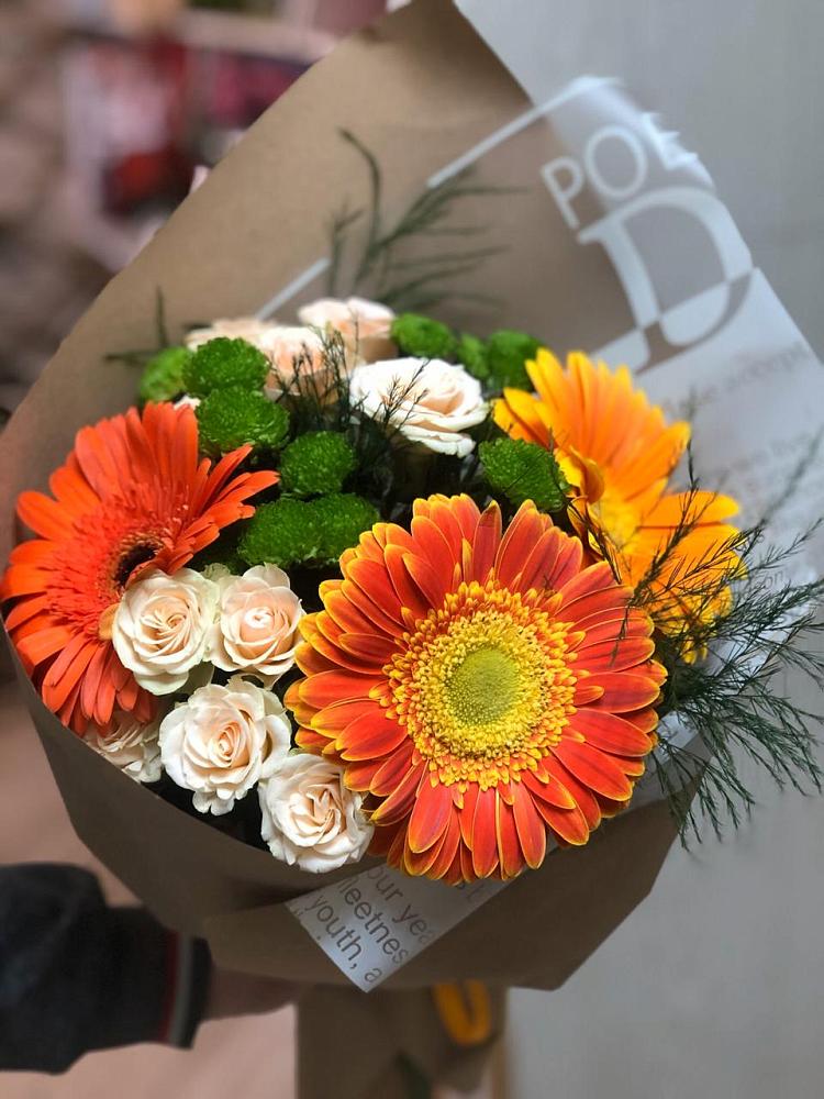 Букет цветов из: Герберы, Хризантемы и Розы в Кардымово