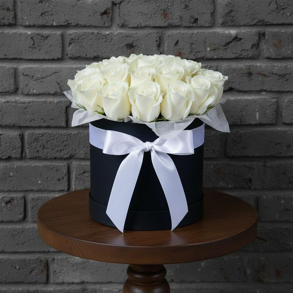 Цветочная композиция из Розы в шляпной коробке в Кардымово