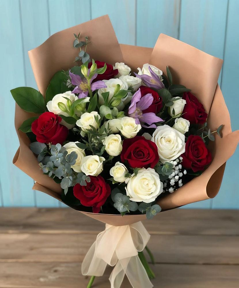 Букет цветов из: Розы и Альстромерии в Кардымово