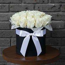 Цветочная композиция из Розы в шляпной коробке в Кардымово