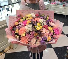 Букет цветов из:  Розы, Хризантемы и Лизиантусы в Кардымово